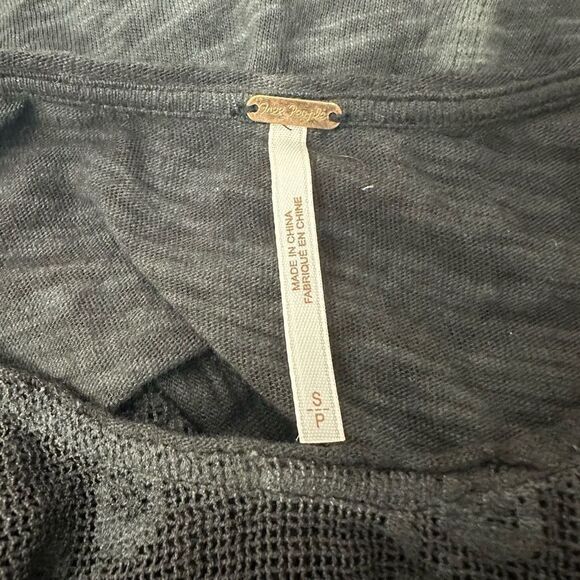 FREE PEOPLE black lace tank‎ top, crew neck buttoned back size small - Picture 6 of 9